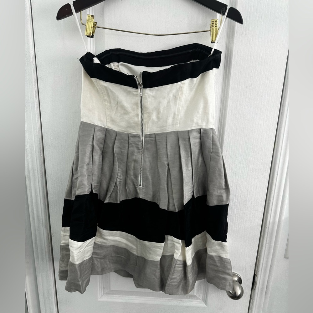 BEBE STRAPLESS DRESS - Picture 2 of 2